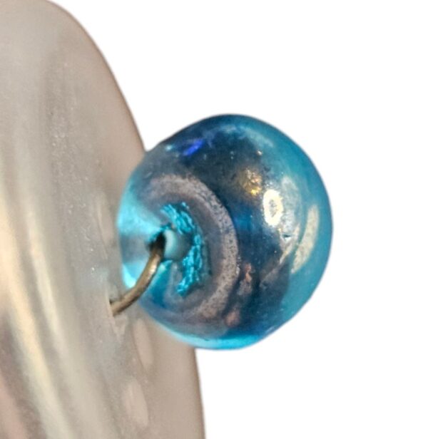 13717_image_712481ea37da87b2.jpg Knapp 1 hulls Glassperle ca9mm Blå