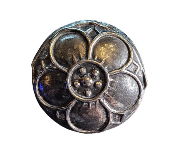 14477_image_d4cd26eb88285dfd.jpg Tinnknapp Møre Lys Blomst 18mm Sølv