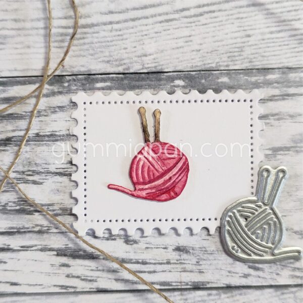 Gummiapan Dies Strikkepinner i Nøste